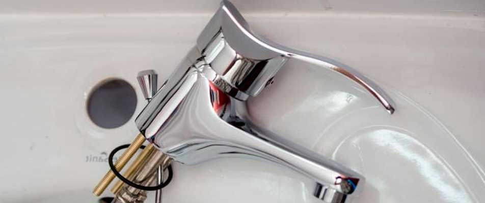 Arreglo de griferias en baños